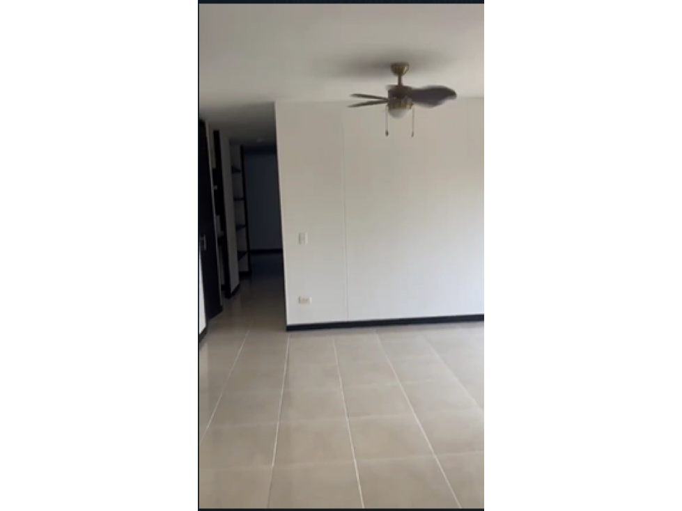 VALLE DE LILI PATIOS DE LILI APARTAMENTO EN QUINTO PISO EXCELENTE — foto 4