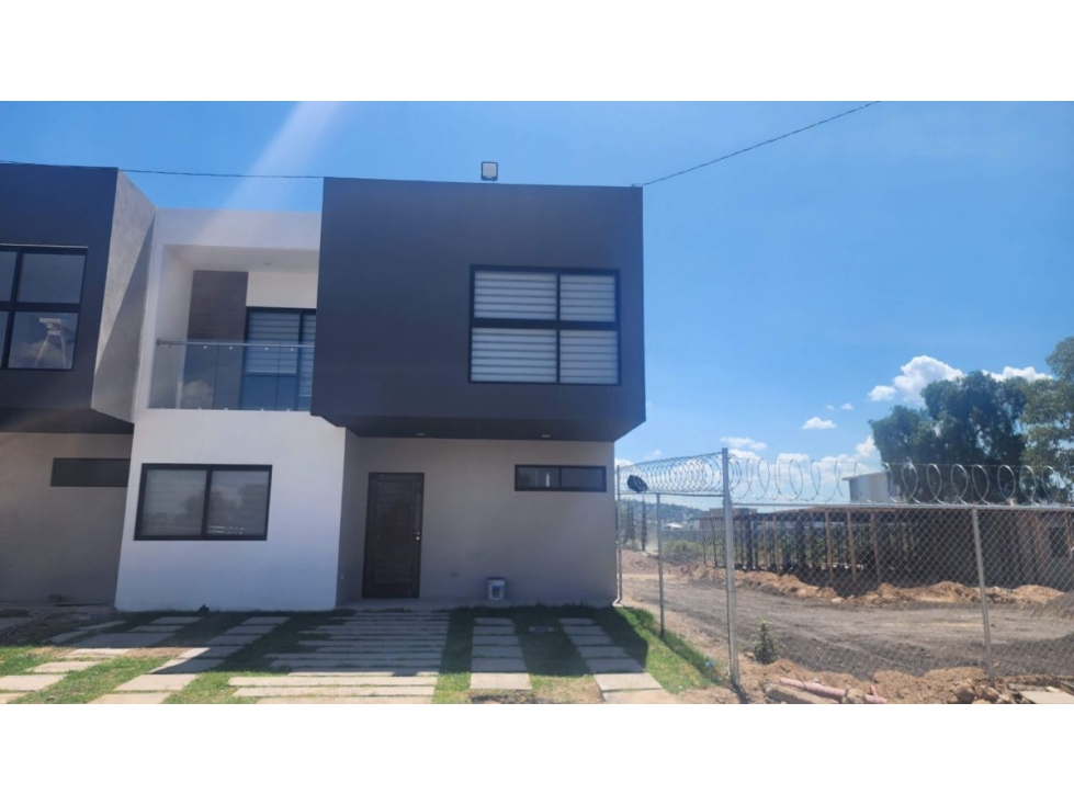 Casas en Venta en Hacienda Carlota, 4ta Recamara en PB, Jardín, LUJO ! - 5