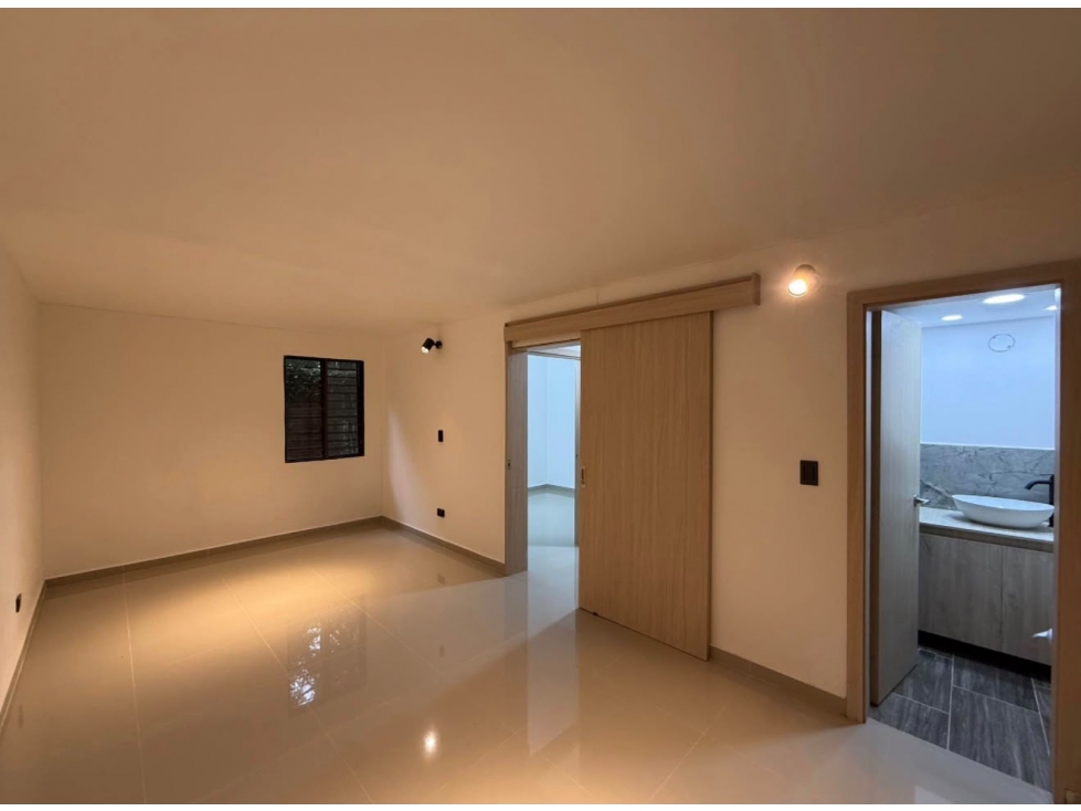 VENTA DE APARTAMENTO EN CALI LA HACIENDA PRIMER PISO (I.K) CW:10386200