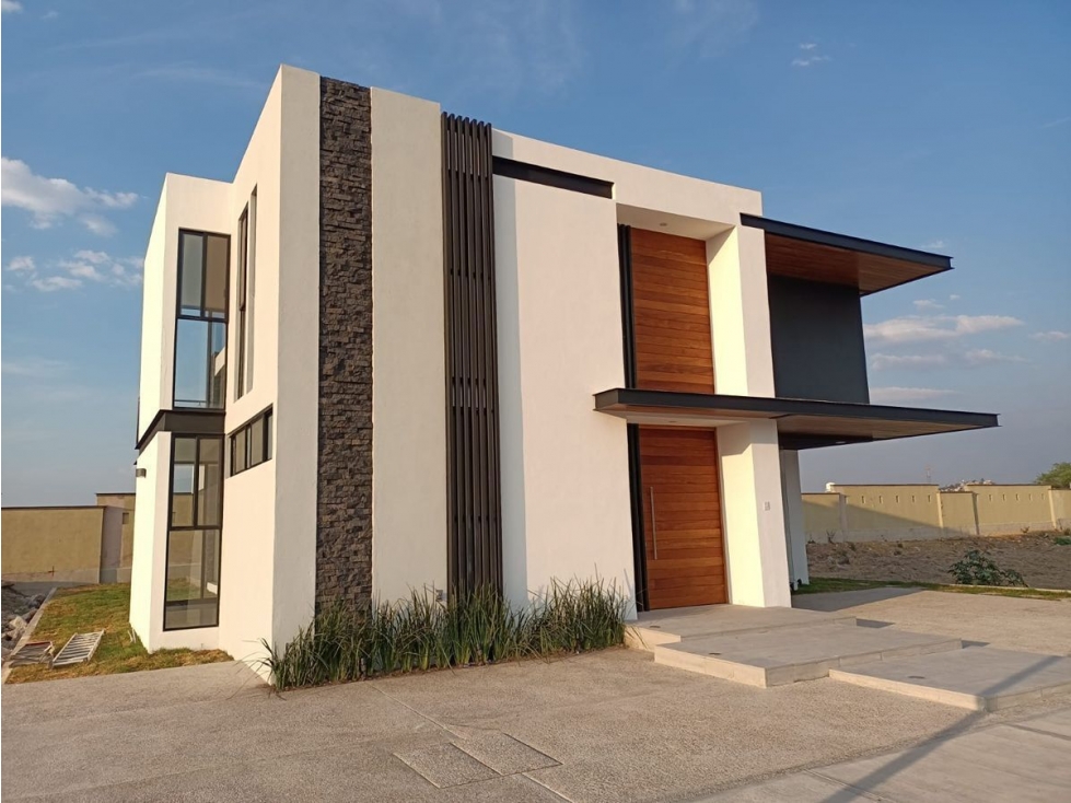 Residencia Premium en Balvanera, DOBLE ALTURA, Recamara en PB, Gran Jardín, LUJO - 2