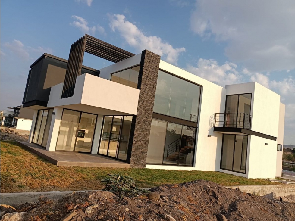 Residencia Premium en Balvanera, DOBLE ALTURA, Recamara en PB, Gran Jardín, LUJO - 3