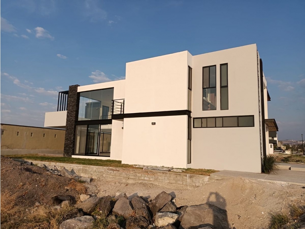 Residencia Premium en Balvanera, DOBLE ALTURA, Recamara en PB, Gran Jardín, LUJO - 4