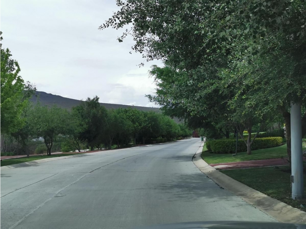 Se Venden 2 Terrenos de 180 m2 en El Encino, Club de Golf de 18 Hoyos, Luxury - 2