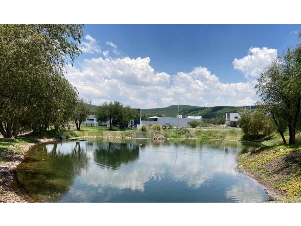 Se Venden 2 Terrenos de 180 m2 en El Encino, Club de Golf de 18 Hoyos, Luxury - 3