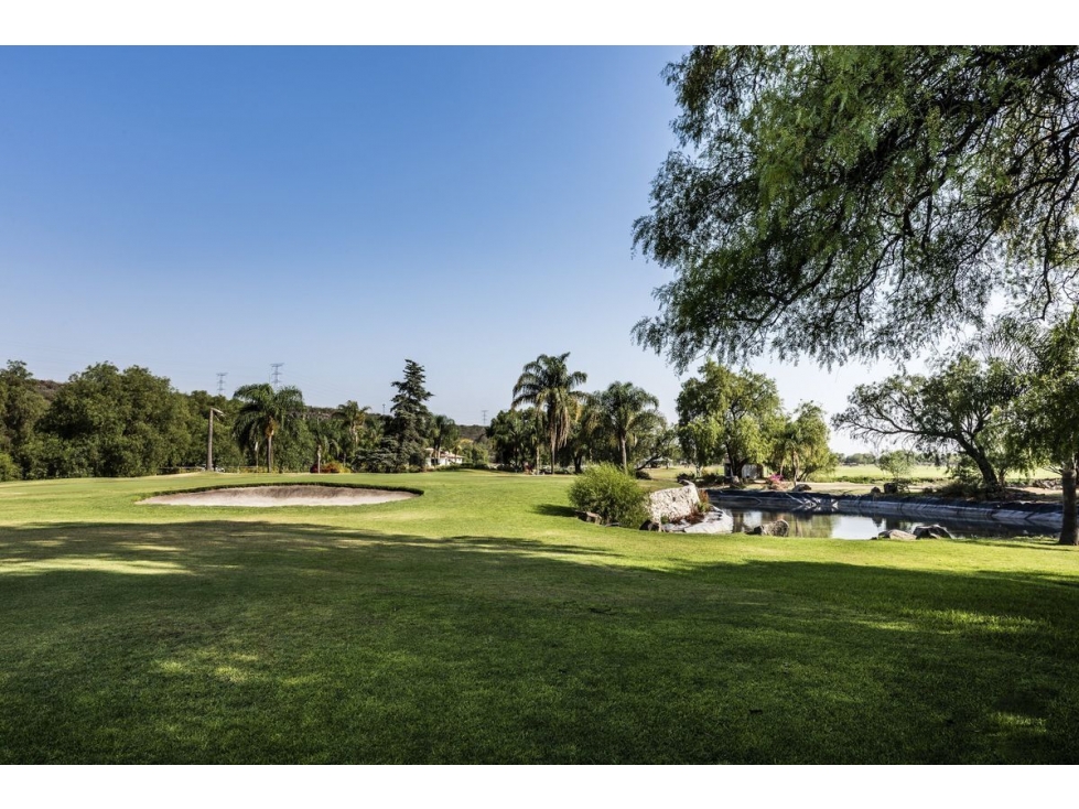 Venta de Terrenos en Balvanera Country Club y Golf desde 370 m2 hasta 1,000 m2 - 2