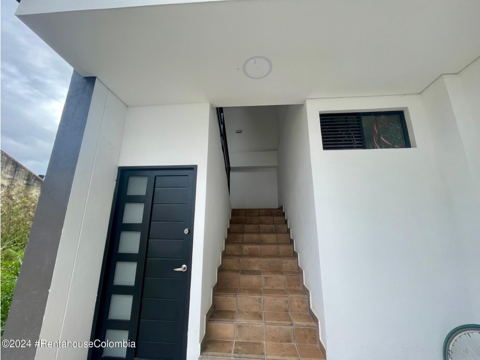 Apartamento en Cota (Cundinamarca) RAH CO: 26-430