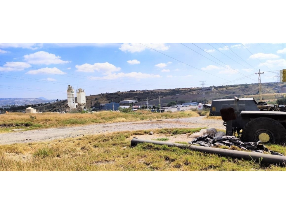 Se Vende Terreno para GASOLINERA en Corregidora. Uso de Suelo MIXTO. - 2