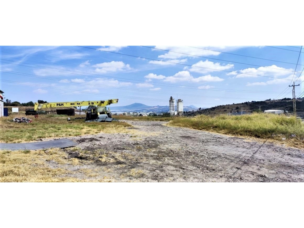 Se Vende Terreno para GASOLINERA en Corregidora. Uso de Suelo MIXTO. - 3