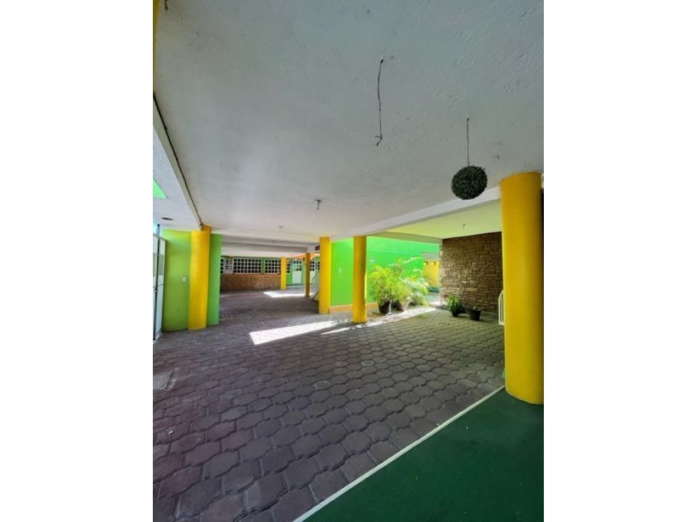 Inmueble con Uso de Suelo en Calesa, Adecuado para ESCUELA, Oficinas..Etc - 3