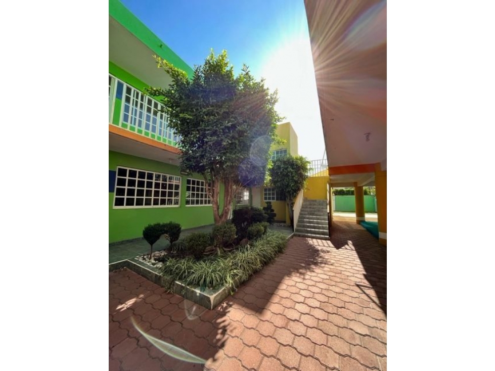 Inmueble con Uso de Suelo en Calesa, Adecuado para ESCUELA, Oficinas..Etc - 4