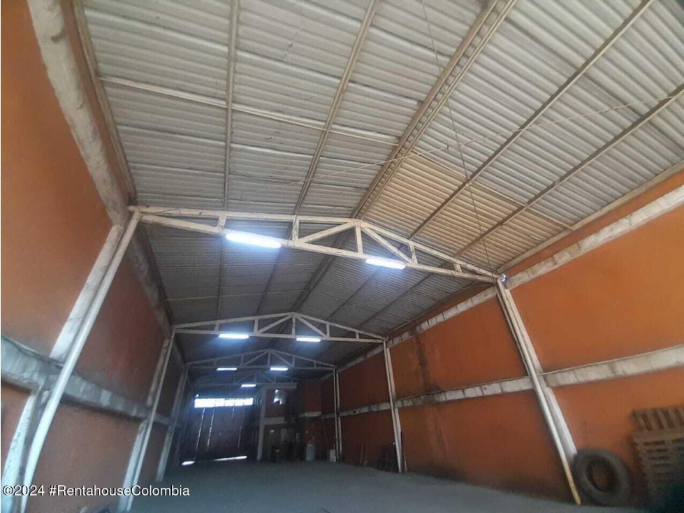 Bodega en Yumbo (Valle Del Cauca) RAH CO: 26-909 - 1
