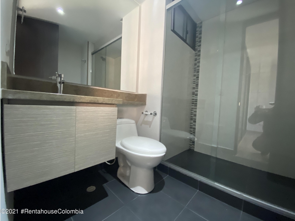 Apartamento en Bogotá (Bogota D.C.) RAH CO: 26-892