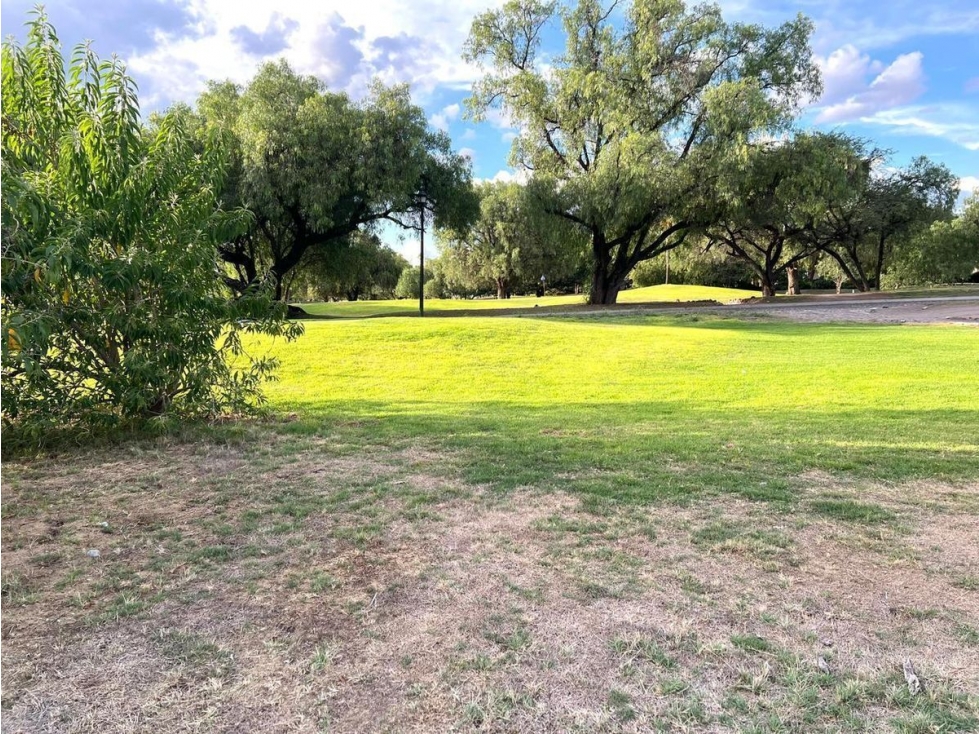 Se Vende Terreno en Balvanera de: 1,434 m2 - Colinda al Campo de Golf - 1