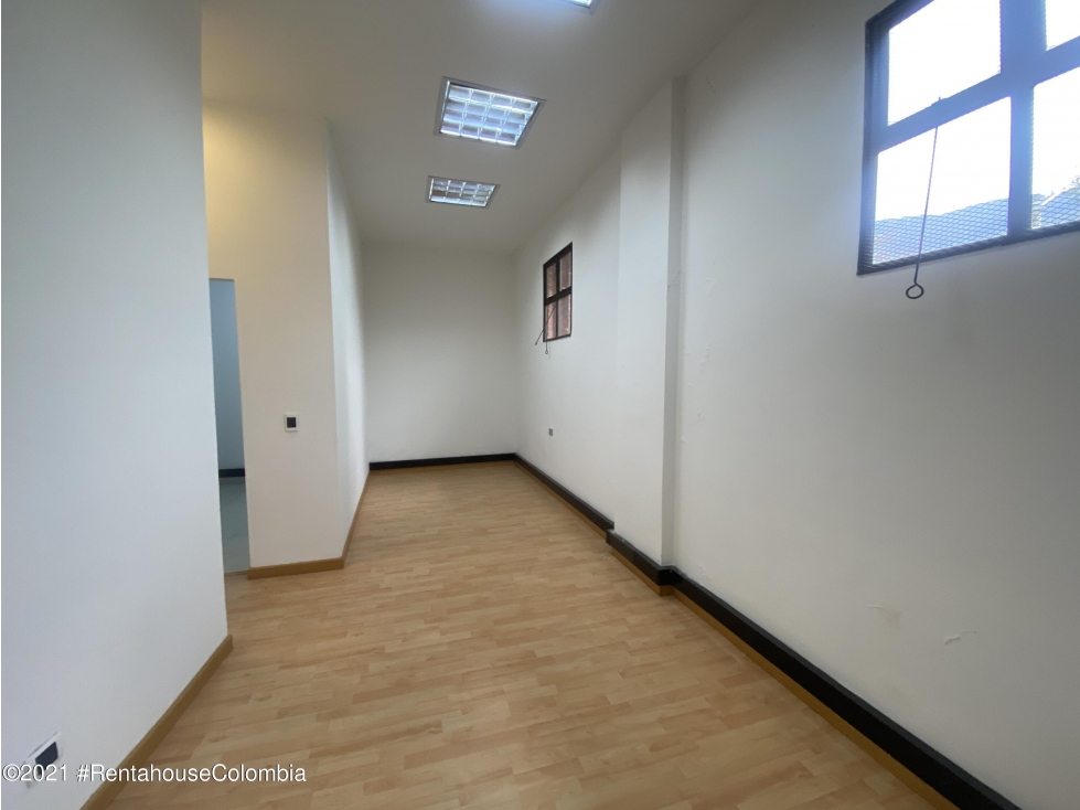 Local Comercial en Bogota (Bogota D.C.) RAH CO: 25-490 - 4