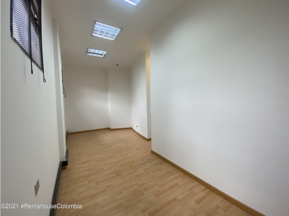 Local Comercial en Bogota (Bogota D.C.) RAH CO: 25-490 - 5