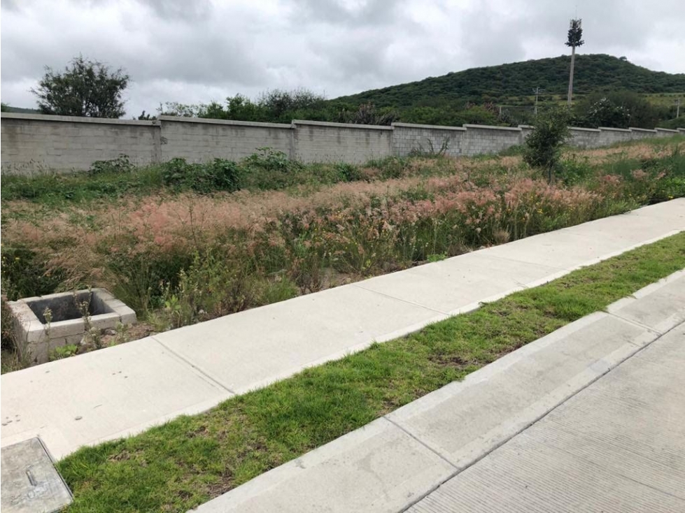 Se Vende Terreno en El Encino, Club de Golf, 150 m2 - 10 Frente por 15 de Fondo - 2