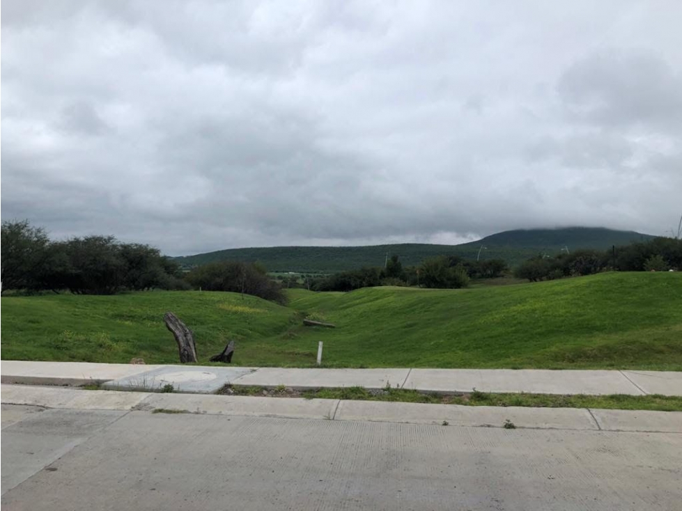 Se Vende Terreno en El Encino, Club de Golf, 150 m2 - 10 Frente por 15 de Fondo - 5