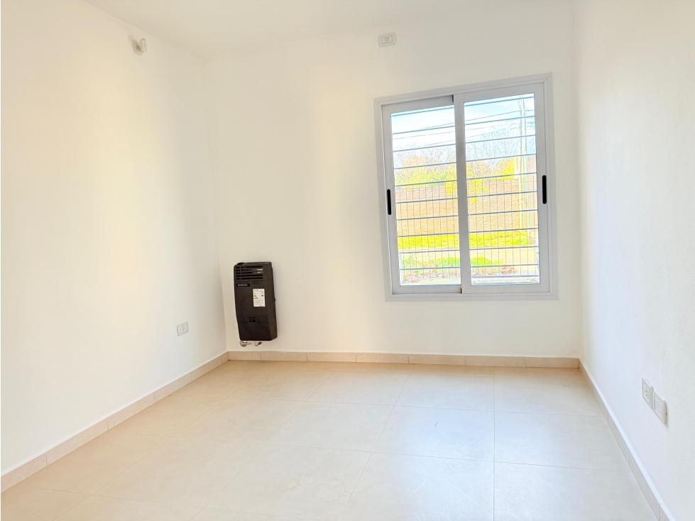 Departamento Dúplex 3 ambientes en venta en lujan Planta Baja con Patio y Cochera apto credito — foto 6