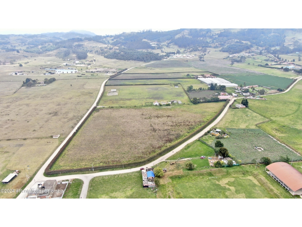 Lote en Bojaca (Cundinamarca) RAH CO: 25-153 - 4