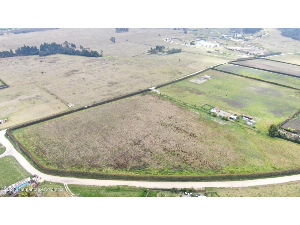 Lote en Bojaca (Cundinamarca) RAH CO: 25-153 - 3