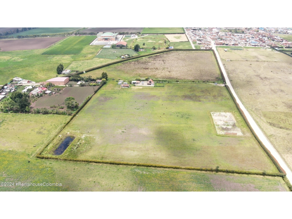 Lote en Bojaca (Cundinamarca) RAH CO: 25-150 - 3