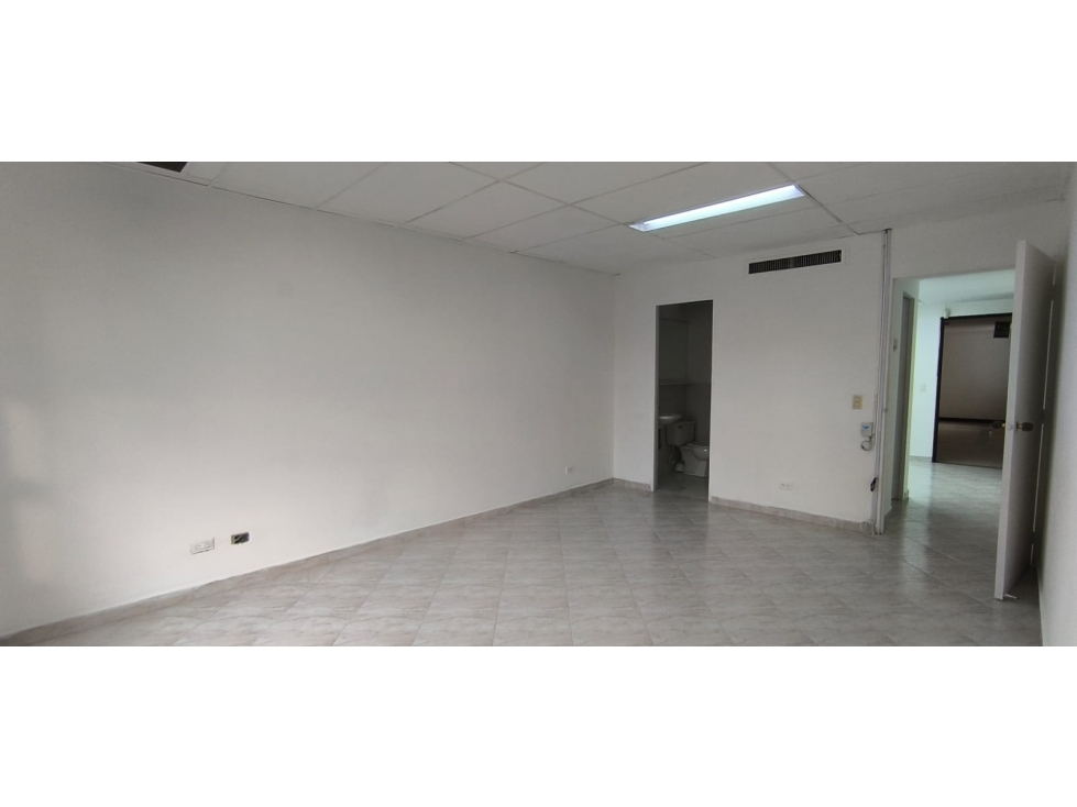 Venta Oficina en El Poblado, Patio Bonito