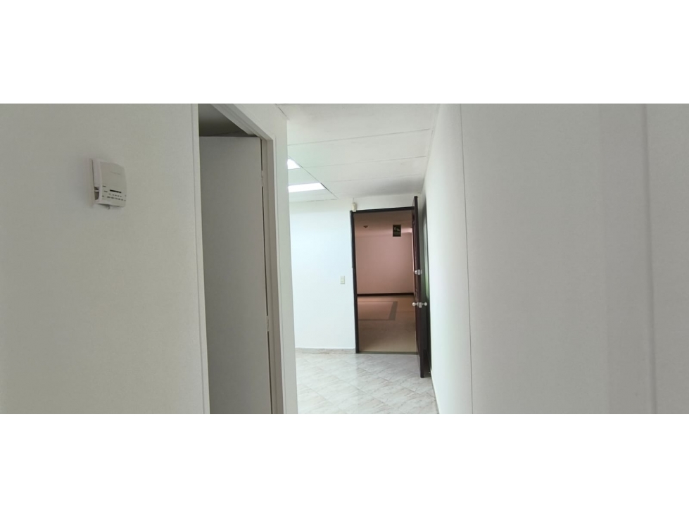 Venta Oficina en El Poblado, Patio Bonito — foto 2