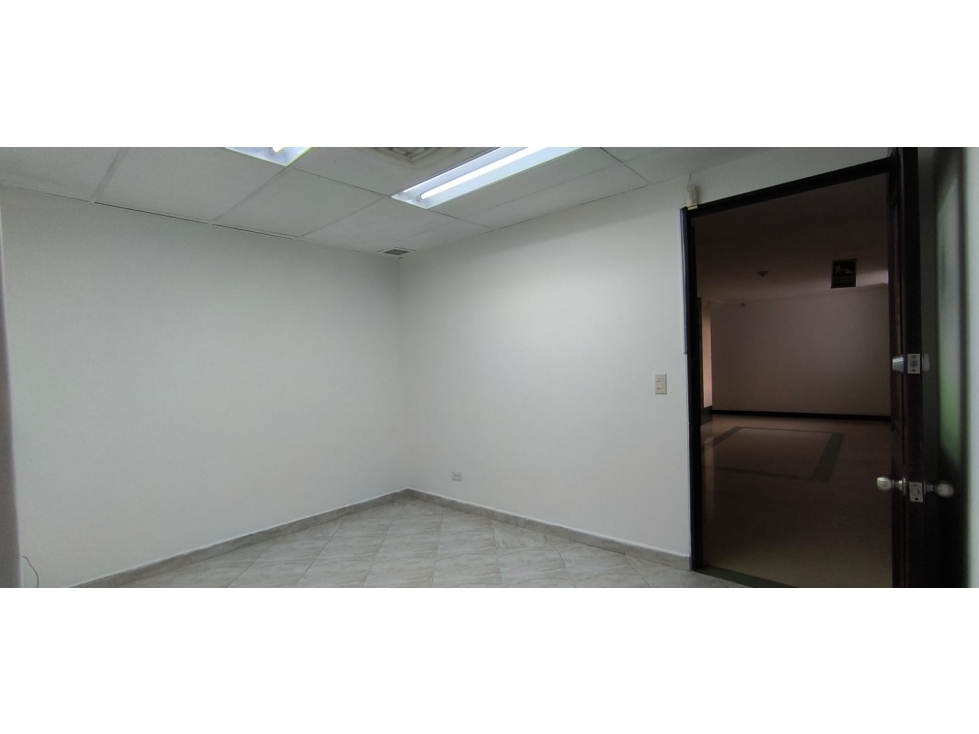 Venta Oficina en El Poblado, Patio Bonito — foto 4