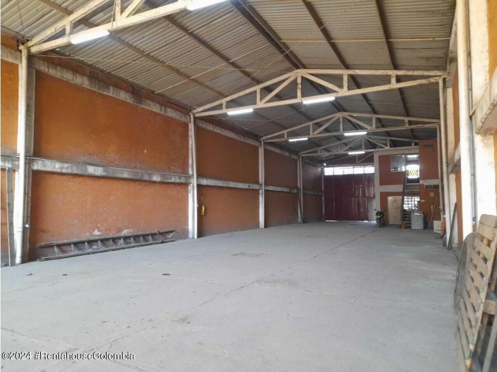 Bodega en Yumbo (Valle Del Cauca) RAH CO: 26-909 - 5