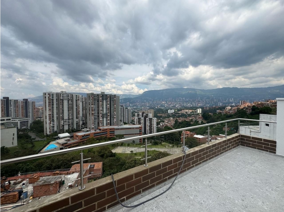 Apartamento En Venta Loma De Los Bernal