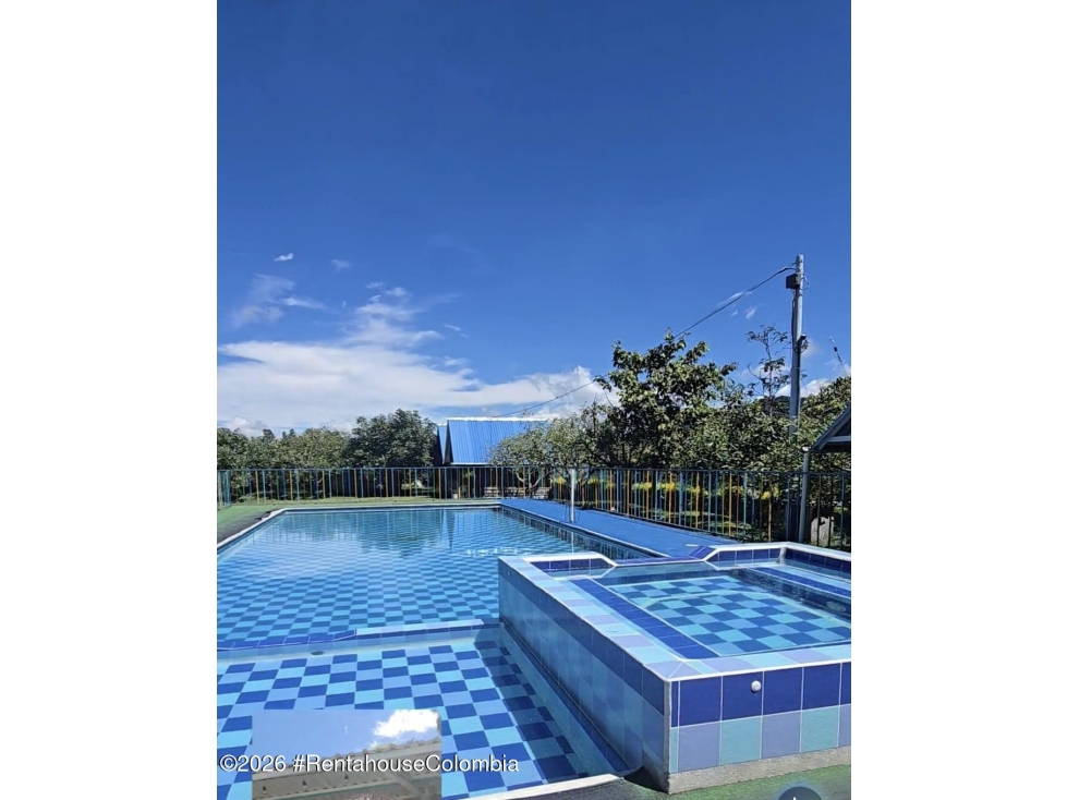 Hotel en Villahermosa (Tolima) RAH CO: 26-992 - 3