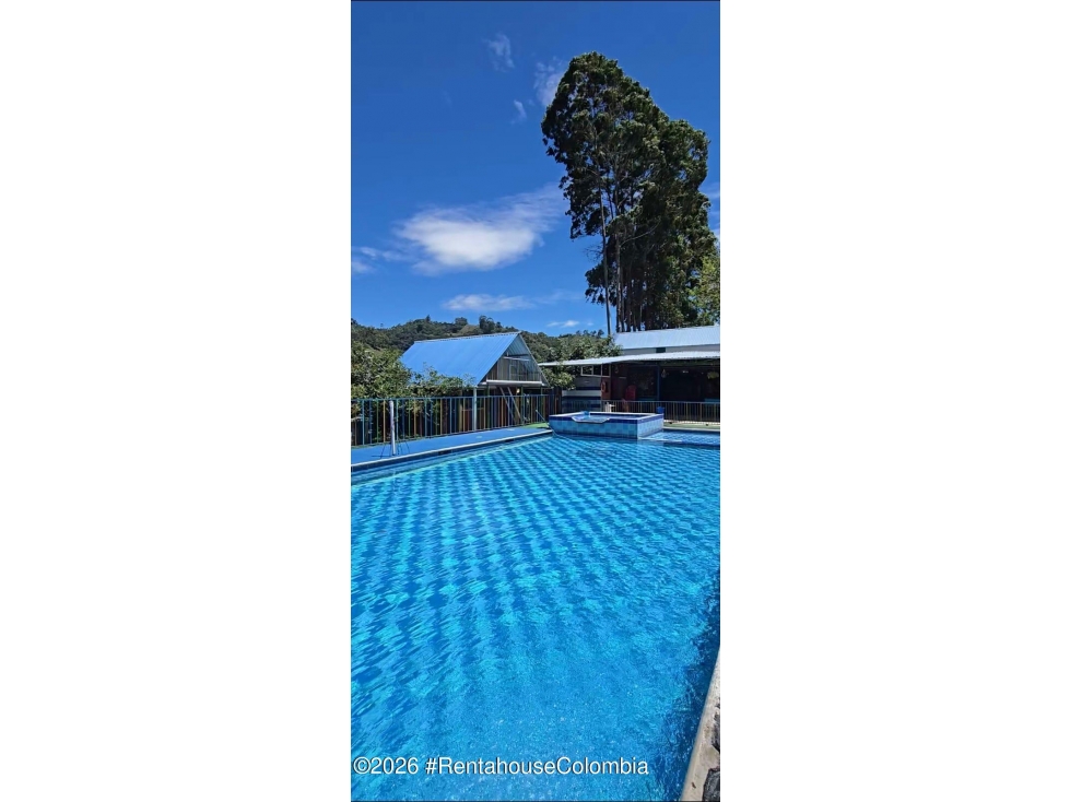Hotel en Villahermosa (Tolima) RAH CO: 26-992 - 5