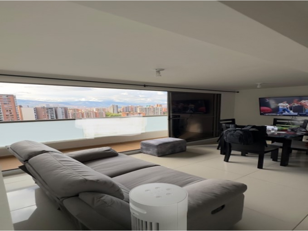Apartamento En Venta En Loma De Los Bernal Medellín