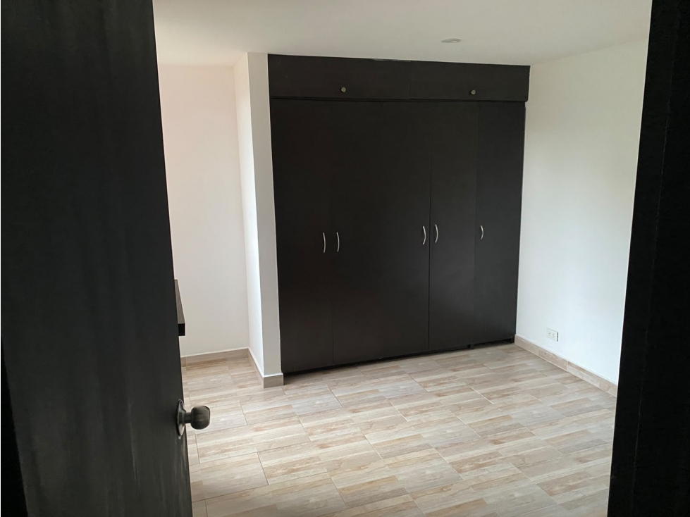 Apartamento En Venta Loma De Los Bernal Medellín — foto 4
