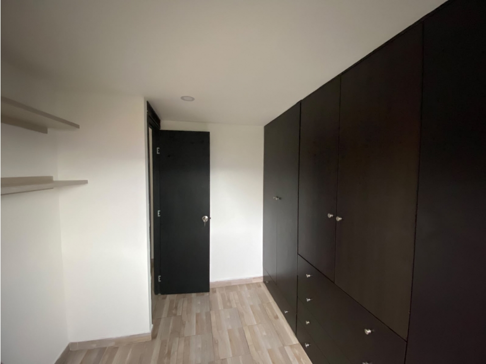 Apartamento En Venta Loma De Los Bernal Medellín — foto 5