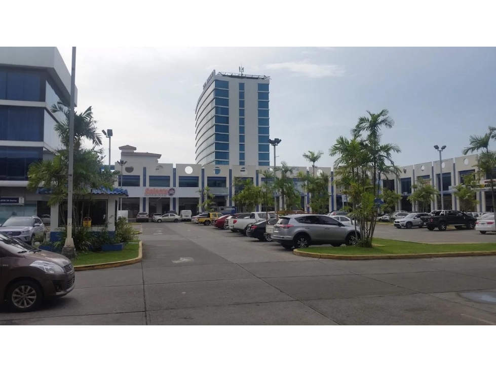 Local Comercial de Dos Niveles en Venta en Plaza Millenium, Colón - 1