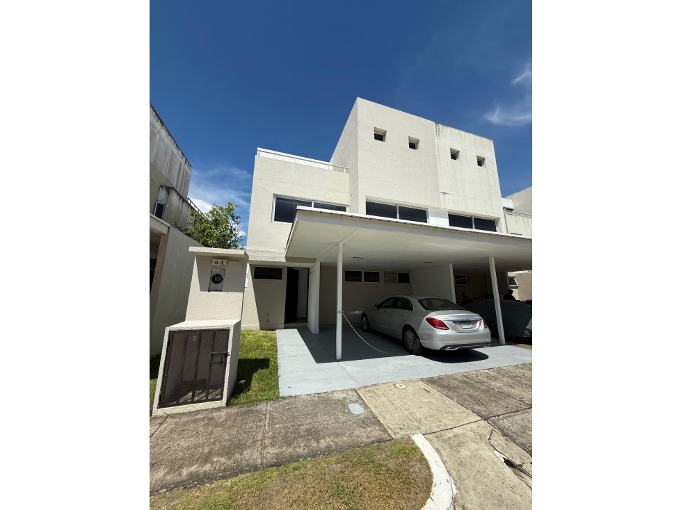 Venta de Hermosa Casa en Costa Sur Village, 4 Recámaras -04