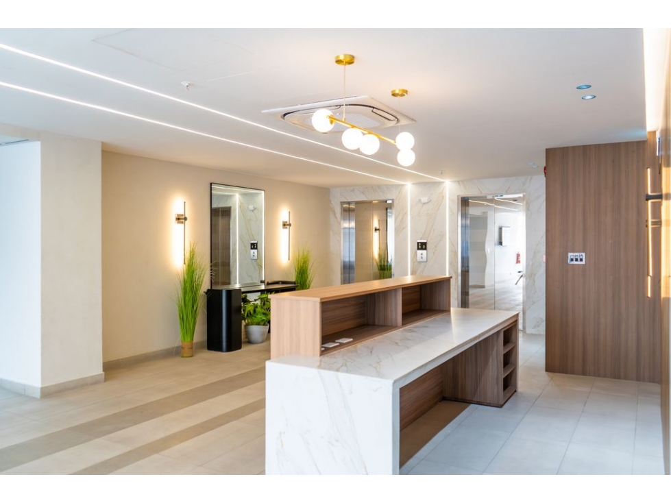 Consultorio Médico NUEVO en Venta 24 m² | Vía España - 1