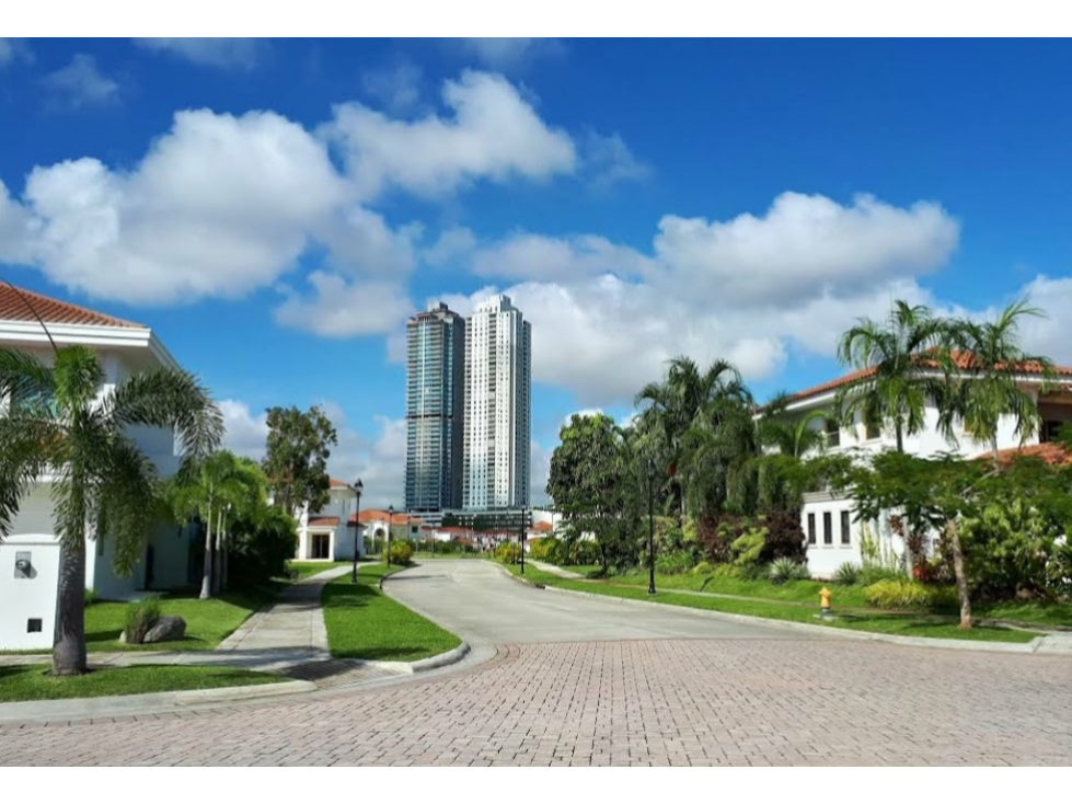 Terreno en Venta en Fairway Estates: Construya su Casa en Santa María