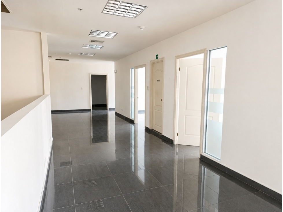 Oficinas en Venta en Ocean Business Plaza, Marbella | 244 m2 - 1