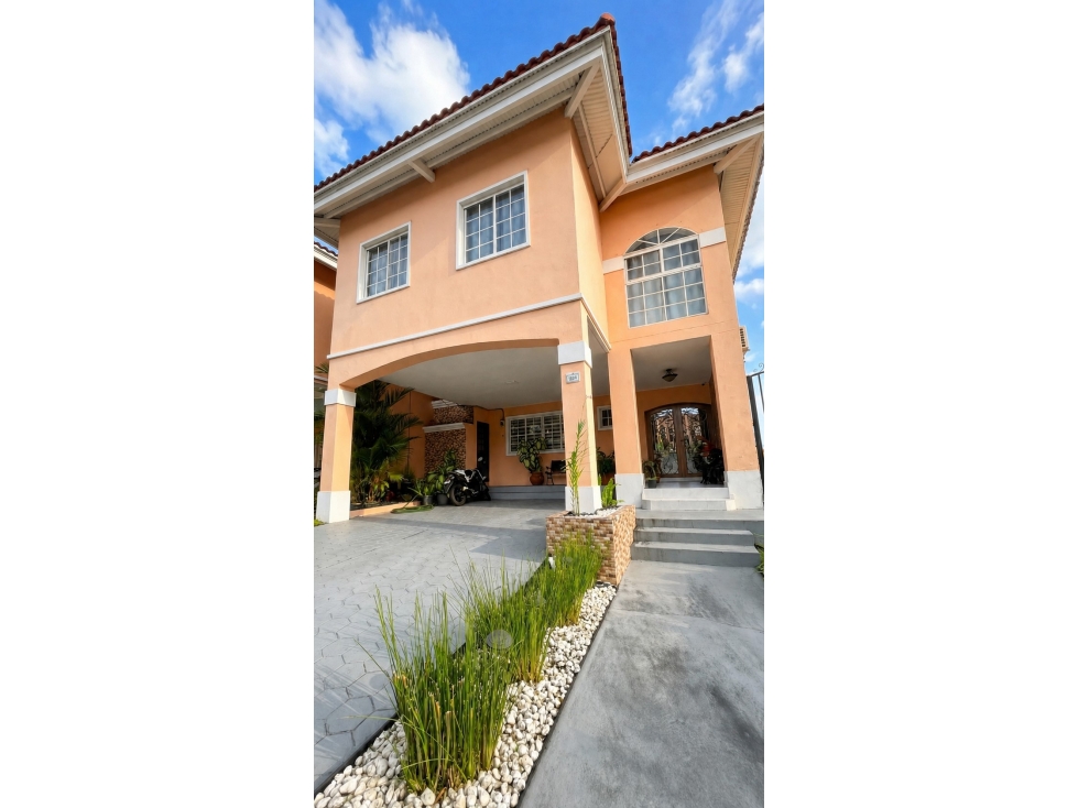 Casa Amoblada en Alquiler en PH Doral | 5 Habitaciones | $3,000 - 1