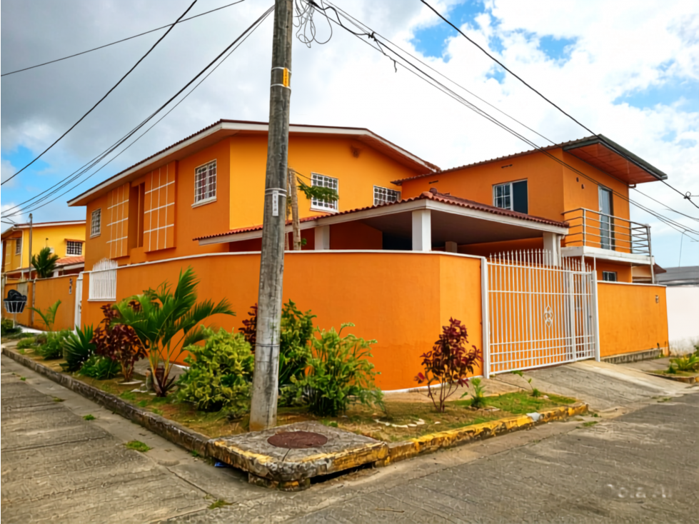 En Alquiler Casa en Quintas de Nuevo Arraiján - 1