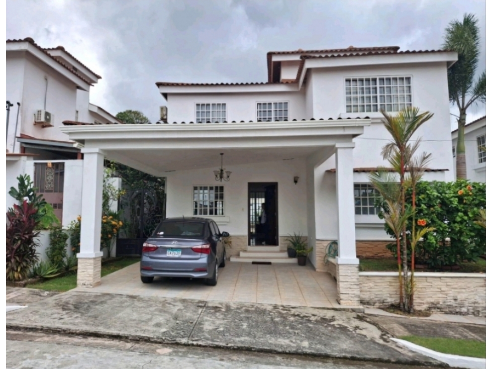 Vendo casa en P.H. Residencial Eco Gardens, Arraiján
