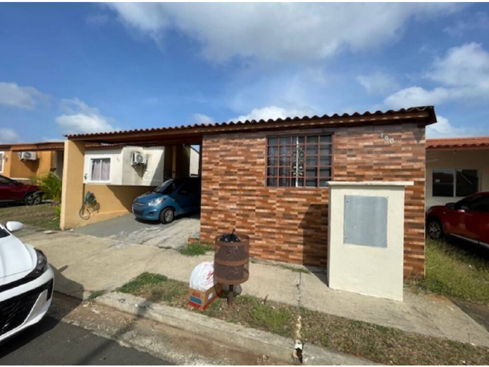 Oportunidad en Las Arboledas, La Chorrera: Casa con Anexo Aparte - 1