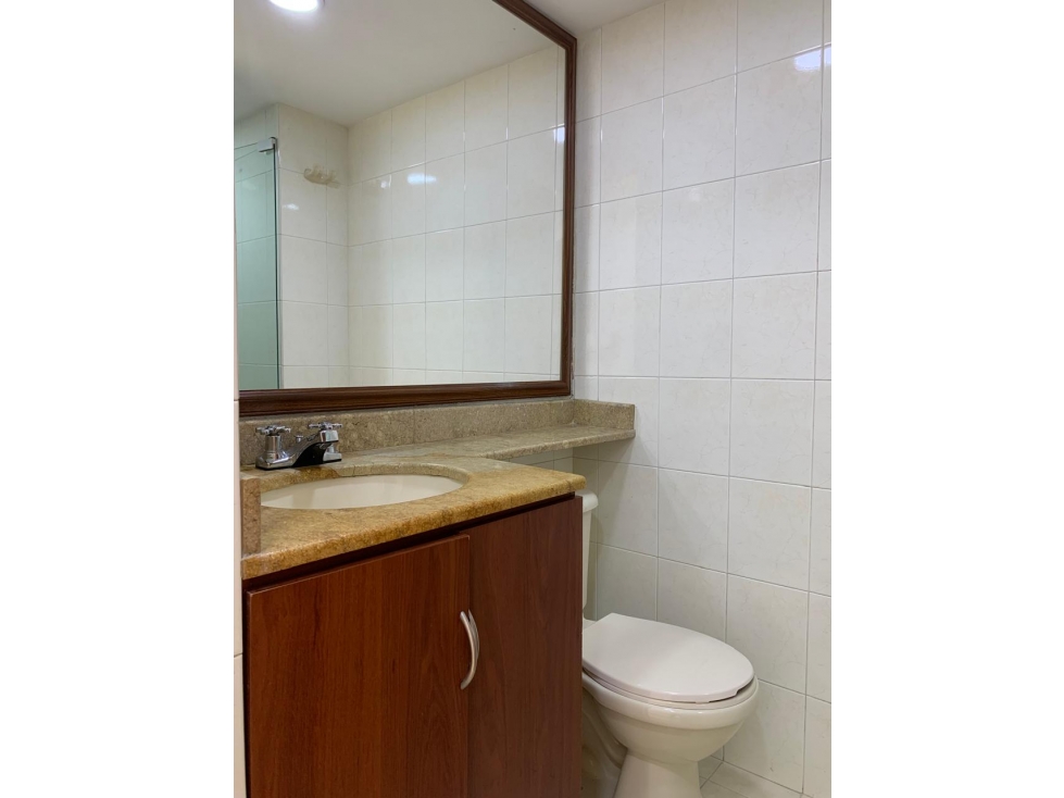 VENTA DE APARTAMENTO EN LA LOMA DE LOS BERNAL — foto 2