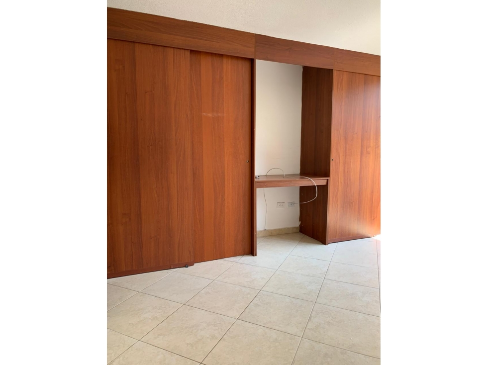 VENTA DE APARTAMENTO EN LA LOMA DE LOS BERNAL — foto 5