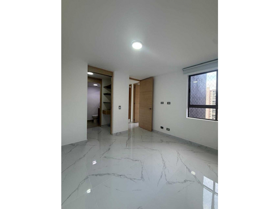 VENTA APARTAMENTO LOMA DE LOS BERNAL — foto 2