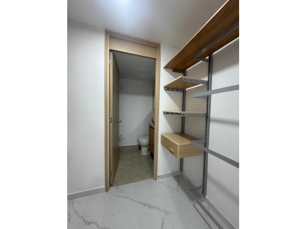 VENTA APARTAMENTO LOMA DE LOS BERNAL — foto 4