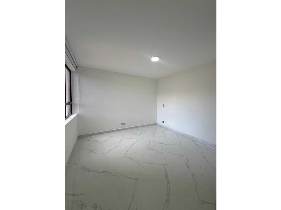 VENTA APARTAMENTO LOMA DE LOS BERNAL — foto 5
