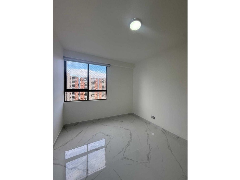VENTA APARTAMENTO LOMA DE LOS BERNAL — foto 6
